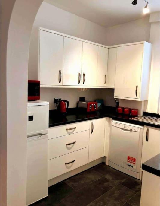 Sunny Seaside Beach House Lytham Centre Sleeps 8 Lytham St Annes Exterior photo
