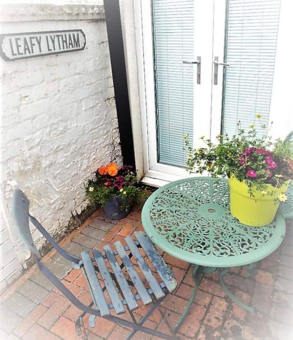 Sunny Seaside Beach House Lytham Centre Sleeps 8 Lytham St Annes Exterior photo